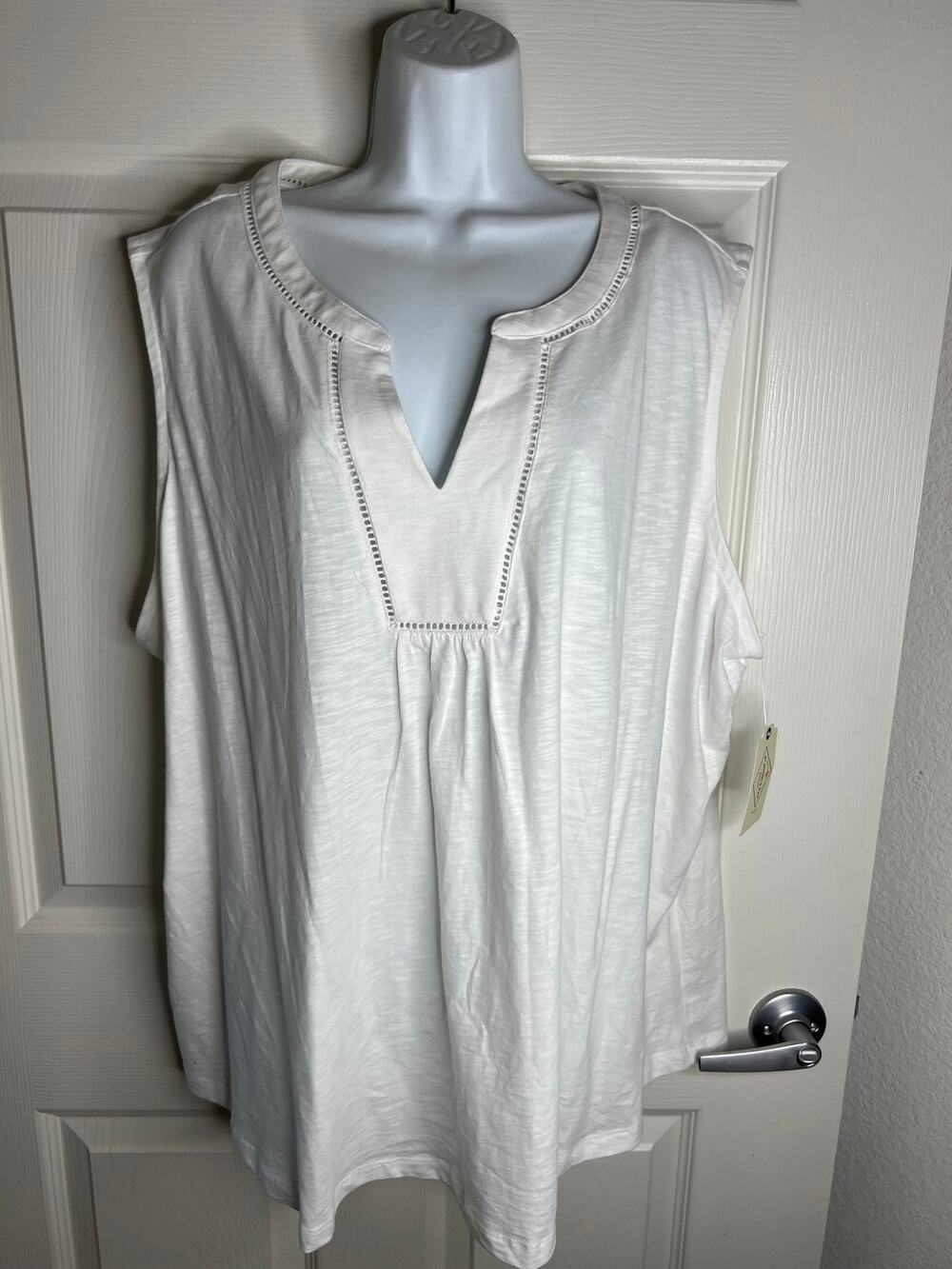 St. John's Bay Women's Sleeveless Split V Neck Top White NEW ~ Size 3X